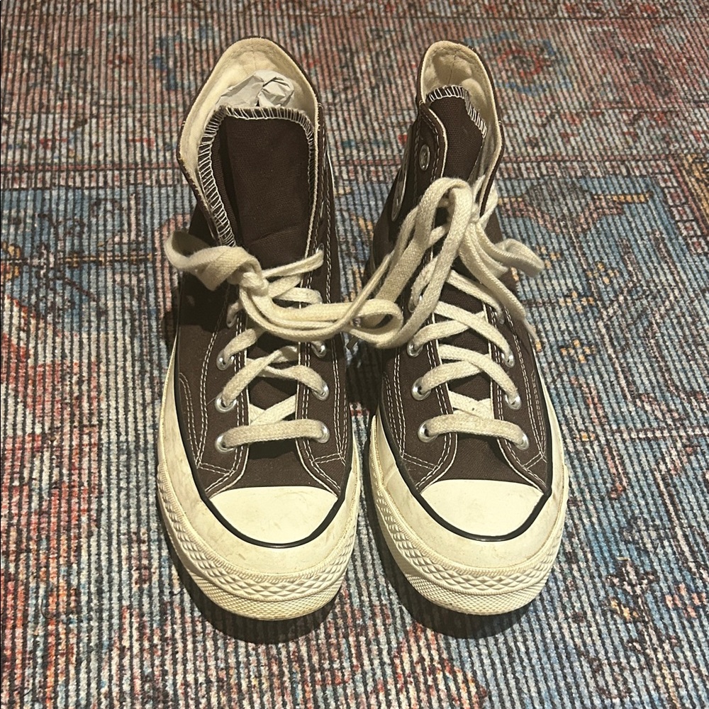 Brown converse size 7 women's